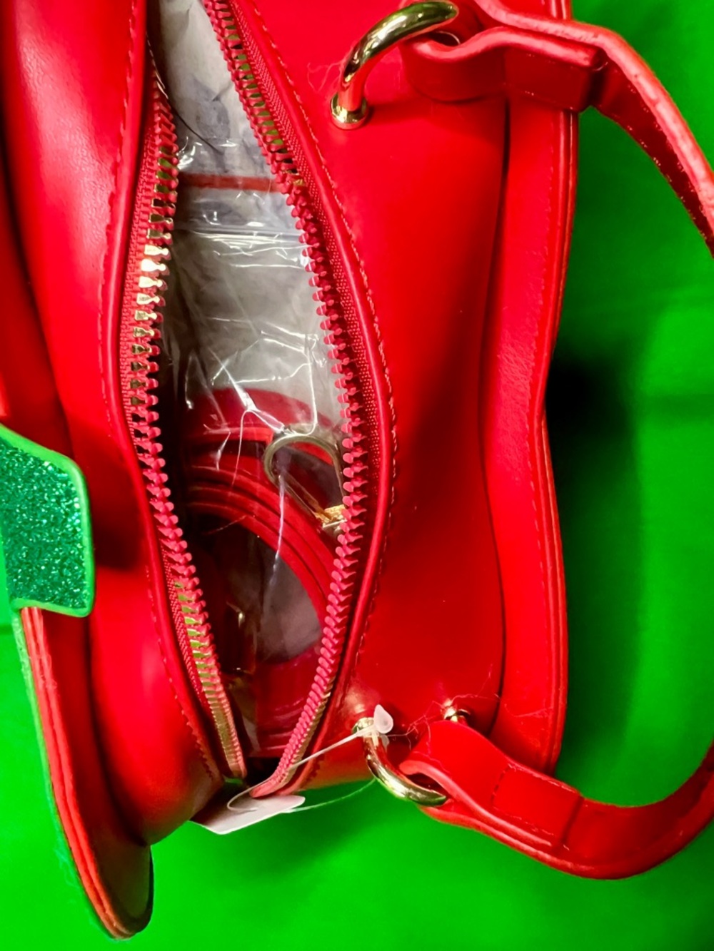 Strawberry Shaped Red & Green Handbag - Picture 3 of 6